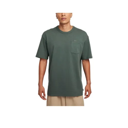Nike Sportswear Premium Essentials Men's Pocket T-Shirt