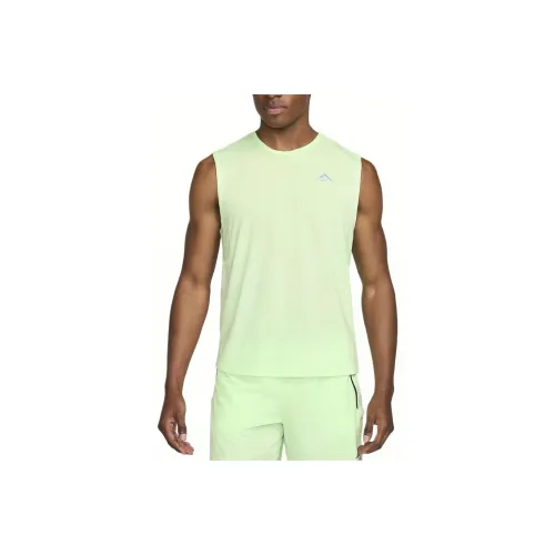 Nike T-Shirt Men's Vapor Green/Unisex Olive/Black