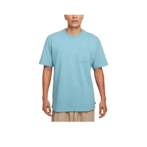 Nike Sportswear Premium Essentials Men's Pocket T-Shirt