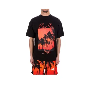 Blue Sky Inn Photograph print Short sleeve T shirt