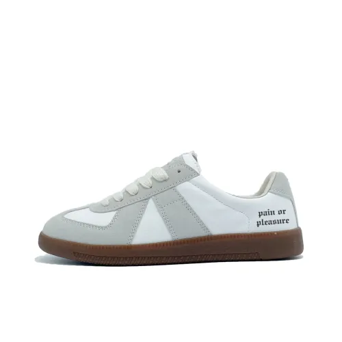 PAIN OR PLEASURE Low Top German Army Trainers Skateboard Shoes Unisex Ecru