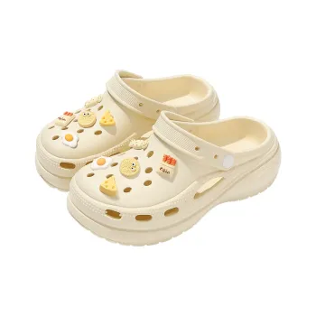 Red bean Slippers / Home Slippers