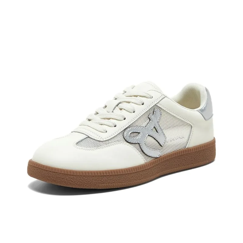 BATA Low Top Skateboard Shoes Women's-1