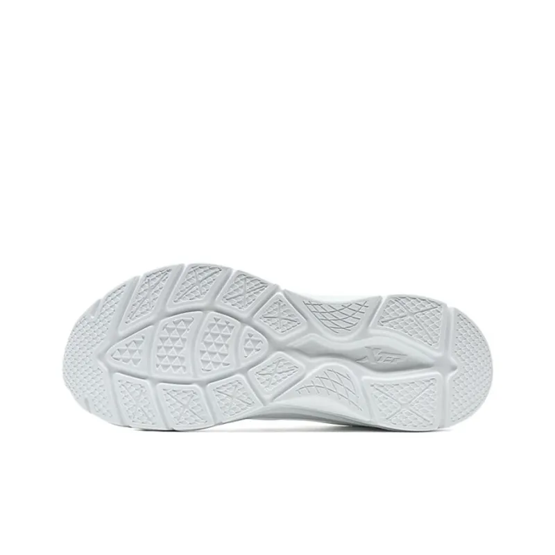 XTEP Coverage Cushioning Low Top Casual Running Shoes Men's Classic White-4