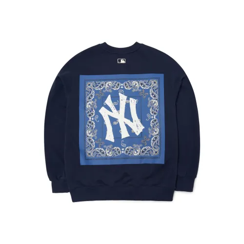 Hoodies & Sweatshirts