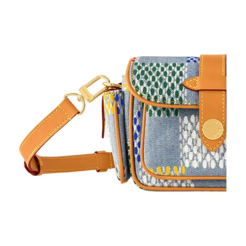 LOUIS VUITTON Cargo Wearable Wallet-4