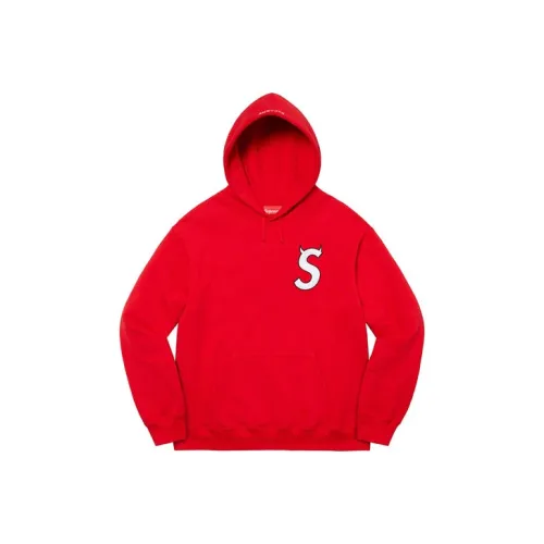 Hoodies & Sweatshirts