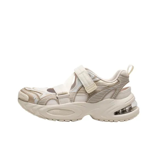 Skechers Street River Trekking Shoes Women's Beige