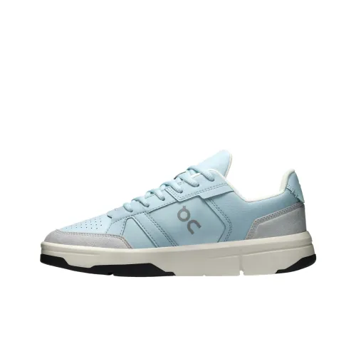On The Roger Clubhouse Low Top Tennis Shoes Women
s Blue