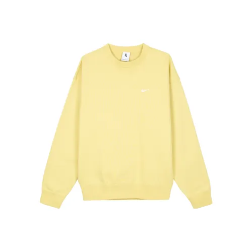 Nike Solo Swoosh Men's Fleece Crewneck Sweatshirt Yellow