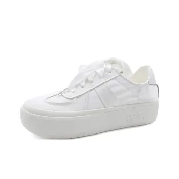Varib Anti Slip Wear Resistant Low Top Skateboard Shoes Women's
