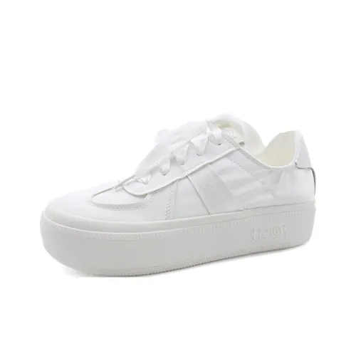 Varib Anti Slip Wear Resistant Low Top Skateboard Shoes Women's