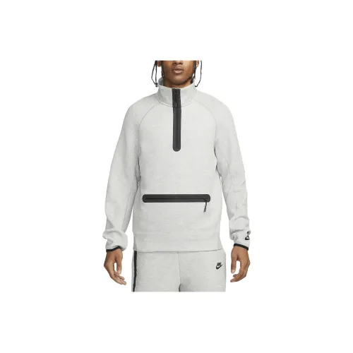 Nike Sportswear Tech Fleece 1/2 Zip Sweatshirt