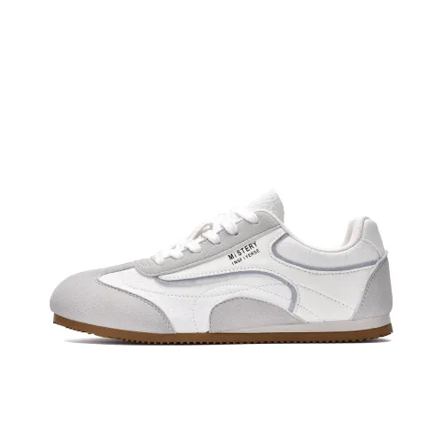 MISTERY Lightweight Anti Slip Low Top Casual Shoes Women's
