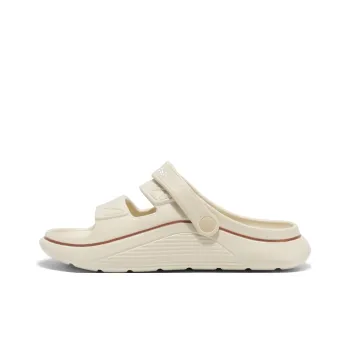 Budding Bear Beach Sandals Unisex