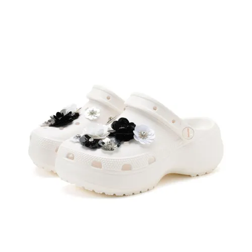 DAPHNE Clogs Women's