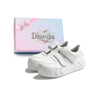 Dawei's House Lightweight Height Increasing Low Top Skateboard Shoes Women's