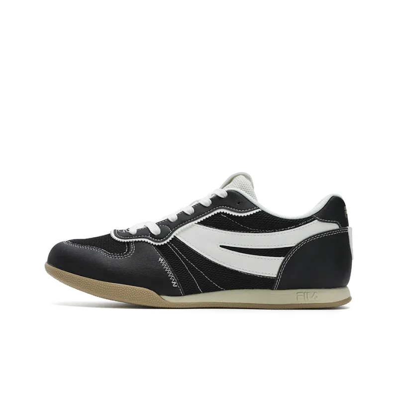 FILA Trail Curved Edge Shoes Slip Resistant Low Top Casual Shoes Men's Black White-0