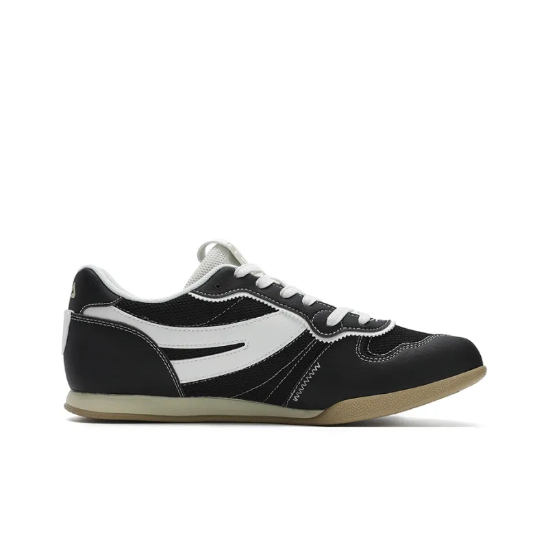 FILA Trail Curved Edge Shoes Slip Resistant Low Top Casual Shoes Men's Black White-1