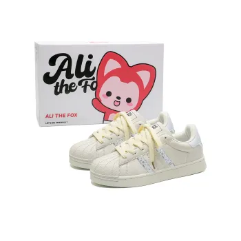 ALI THE FOX Slip Resistant, Abrasion Resistant, Lightweight, Breathable Low Top Skateboard Shoes Unisex