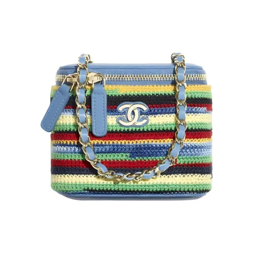 CHANEL Clutches