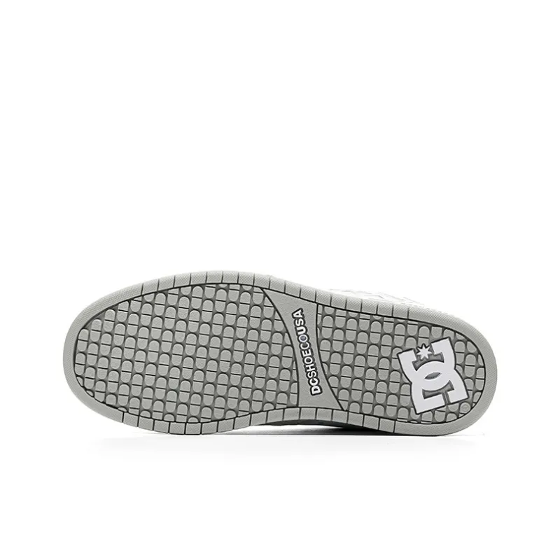 DC Shoes Court Graffik Slip Resistant Cushioning Low Top Skateboard Shoes Men's-9