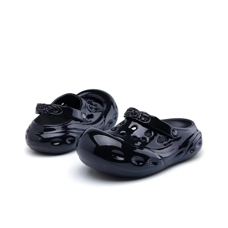 CN Skate Wave Beach Clogs Unisex Black-1
