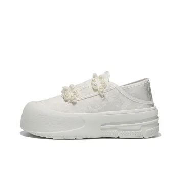 Little Red Man Abrasion Resistant Low Top Casual Shoes Women's