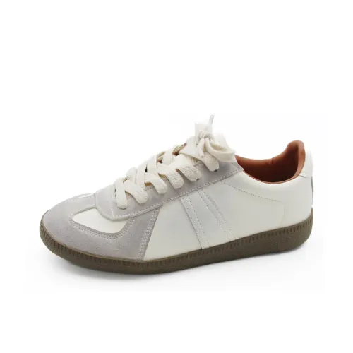 Varib Slip Resistant And Breathable Low Top Skateboard Shoes Women's White