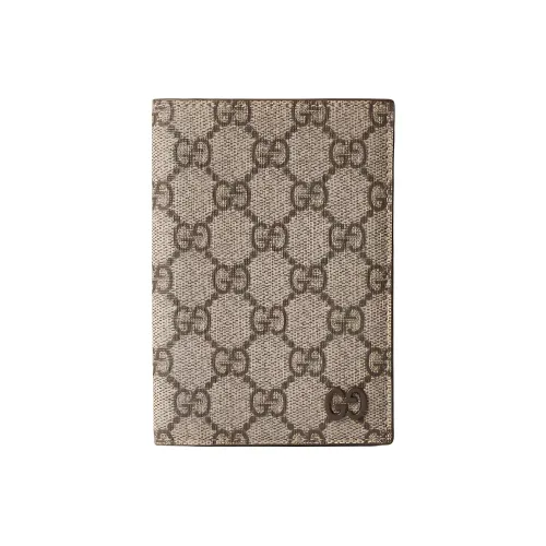 GUCCI Canvas Passport Holder Men's Beige & Ebony