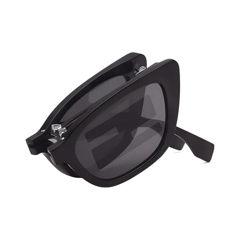 FENDI Plate Frame Cat Eye Sunglass Women's Black-2