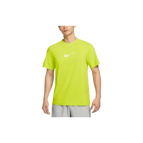 Nike HYVERSEDri Fit T Shirt Men's Yellow