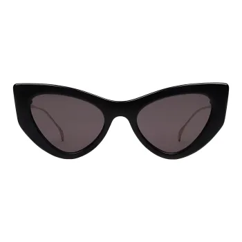 GUCCI Cat eye Sunglasses