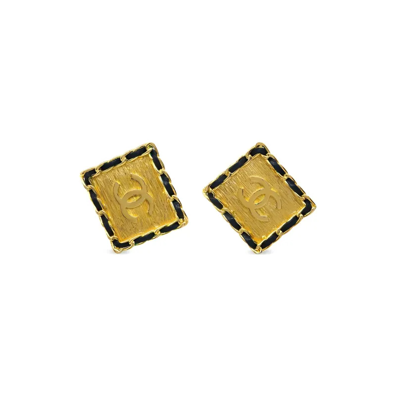 CHANEL 1980 1990 Leather trimmed Cc Clip on Earrings-0