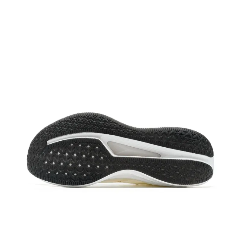 XTEP 2000km 3.0 Running Shoes Men Low Top Sail White/Golden Stream-5