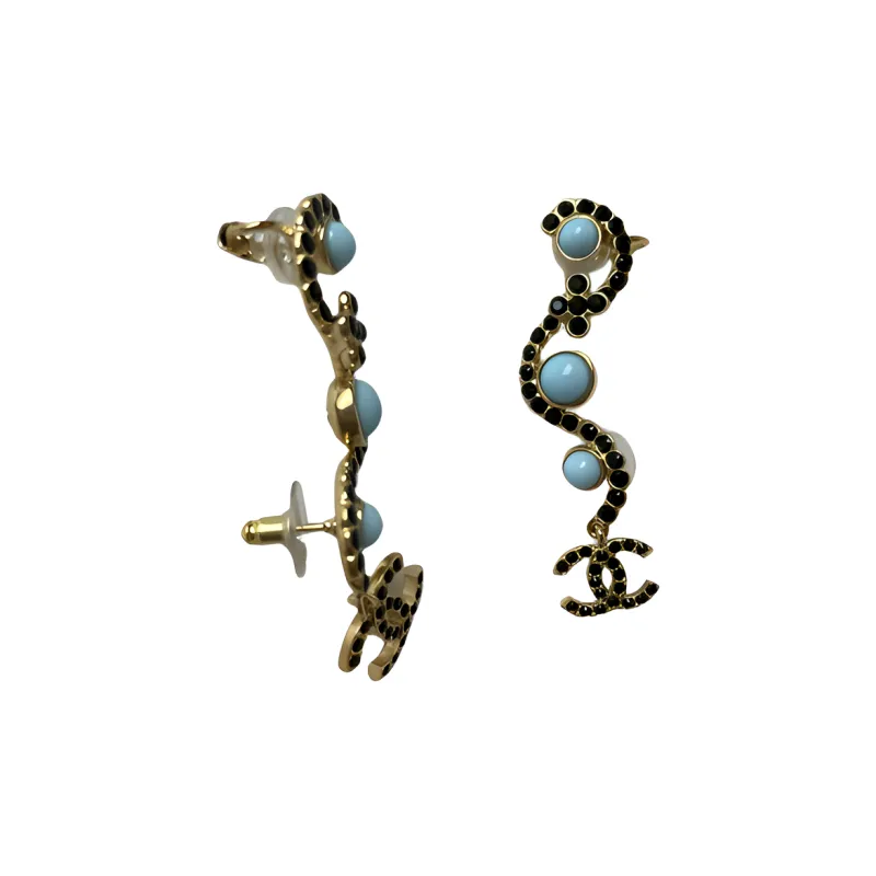 CHANEL Metyedal Earrings Unisex Black-2