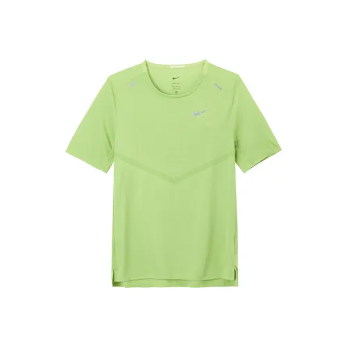 Nike Set in Sleeve T Shirt Men's Green