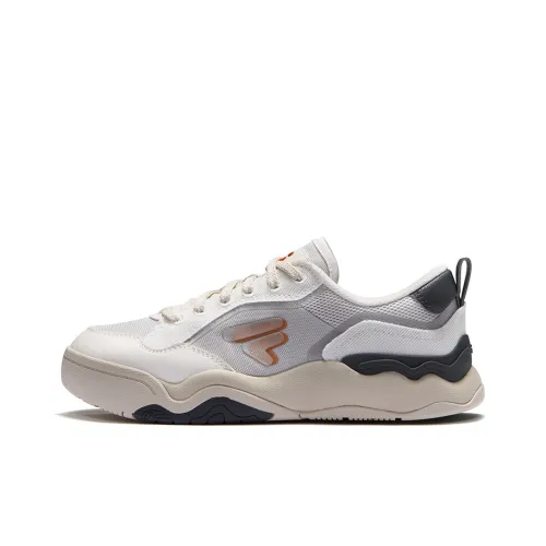 FILA FUSION Low Top Skateboard Shoes Women
s Fragrant Snow