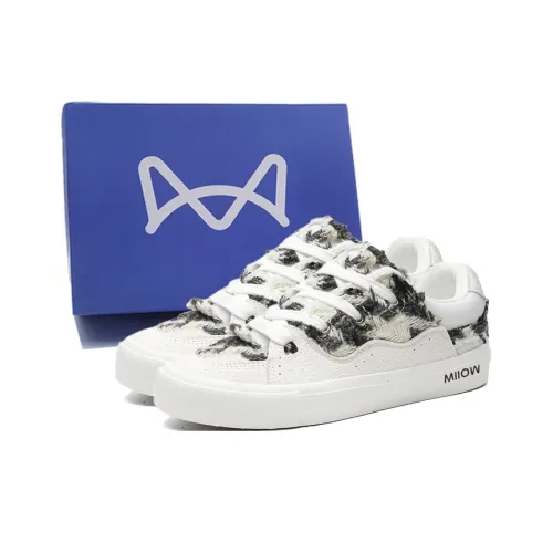 MIIOW Anti Slip Wear Resistant Low Top Skateboard Shoes Unisex