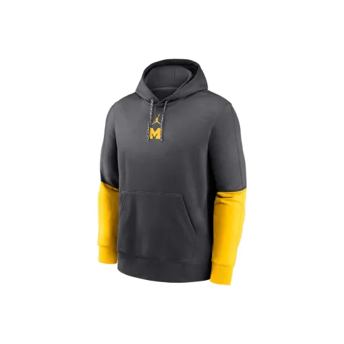 jordan takes Michigan Wolverines Sideline Team Issue Club Men's Nike College Pullover Hoodie