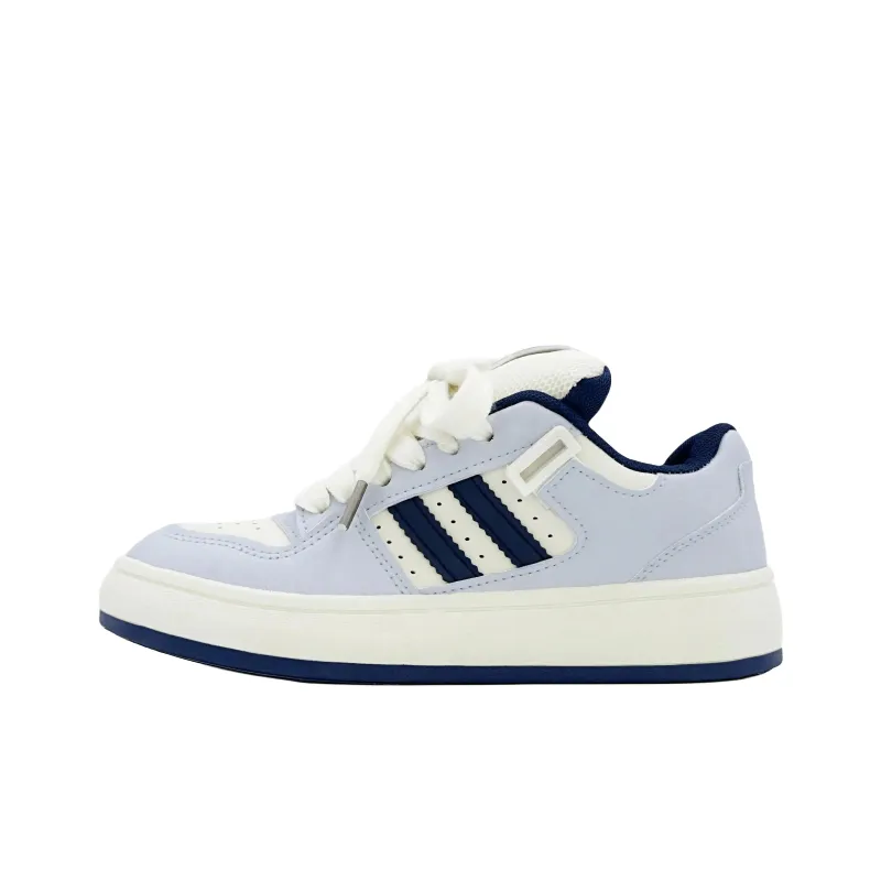 Circle Small Coverage Abrasion Resistant Lightweight Low Top Skateboard Shoes Women's-1