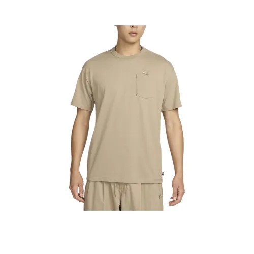 Nike Sportswear Premium Essentials Men's Pocket T-Shirt