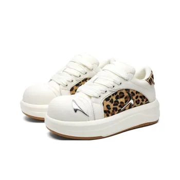 KUNGFUDEER Cool Play Collection Anti Slip Wear Resistant Low Top Skateboard Shoes Unisex Leopard Print White