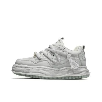 Anti Slip And Wear Resistant Height Increasing Low Top Classic Skateboard Shoes Unisex White Wipe Gradient Gray Shades