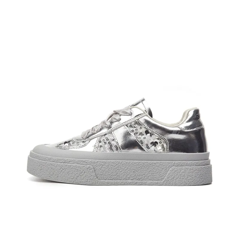 DAPHNE Waterproof Low Top Skateboard Shoes Women's-3