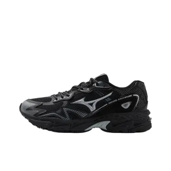 Mizuno Adventure 'Twe NonSlip Durable LowTop'
