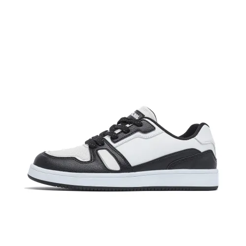 Singing Anti Slip Wear Resistant Low Top Skateboard Shoes Unisex