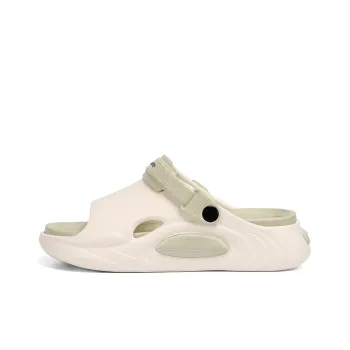 Budding Bear Beach Sandals Men's
