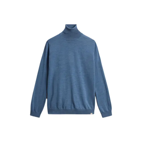 A fleecy jacket is a must-have for your seasonal wardrobe and this one from