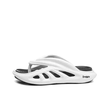 Budding Bear Odor Resistant Abrasion Resistant Slip Resistant Flip Flops Men's
